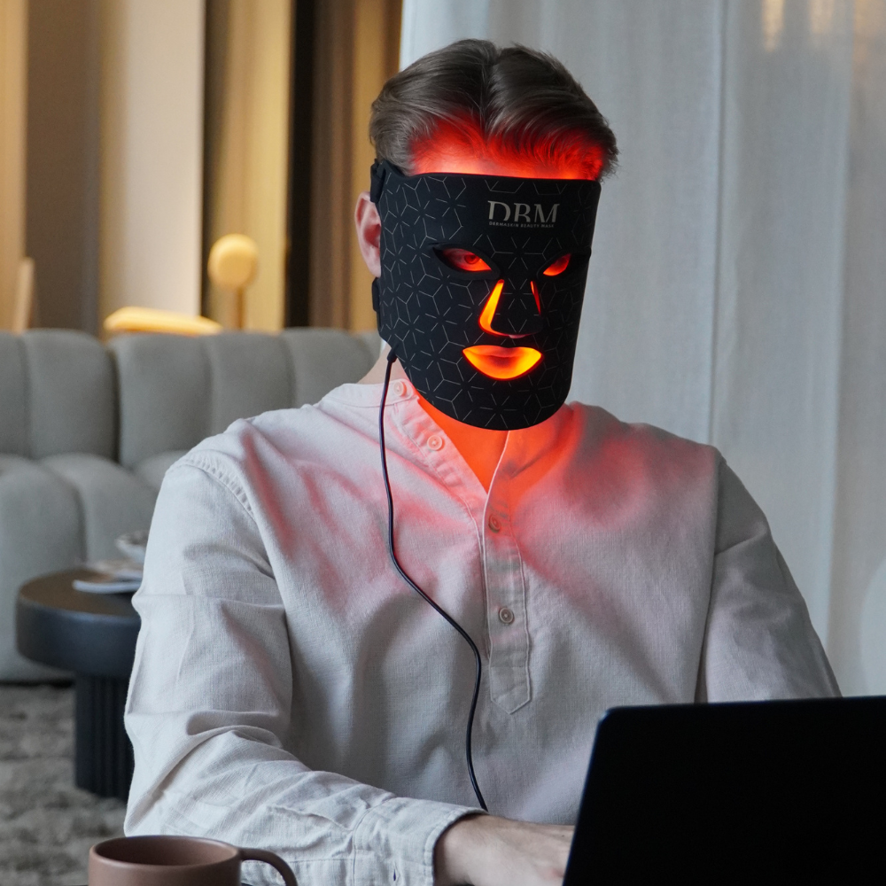 Medizinisch inspirierte Lichttherapie für sichtbar glatte & reine Haut!