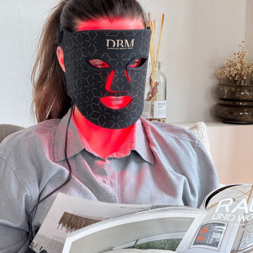 Medizinisch inspirierte Lichttherapie für sichtbar glatte & reine Haut!