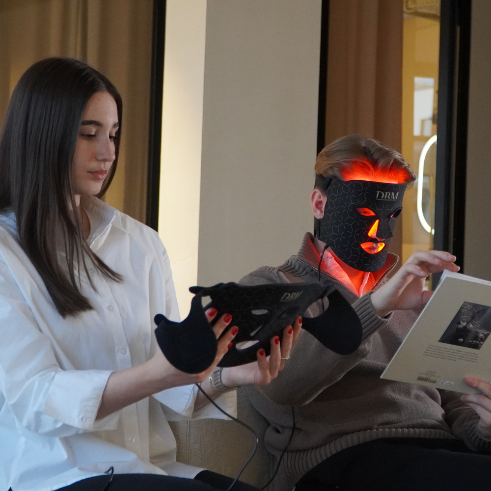 Medizinisch inspirierte Lichttherapie für sichtbar glatte & reine Haut!