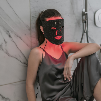 10 Minuten täglich für straffere, reinere und jugendlichere Haut – mit der Dermaskin LED-Maske