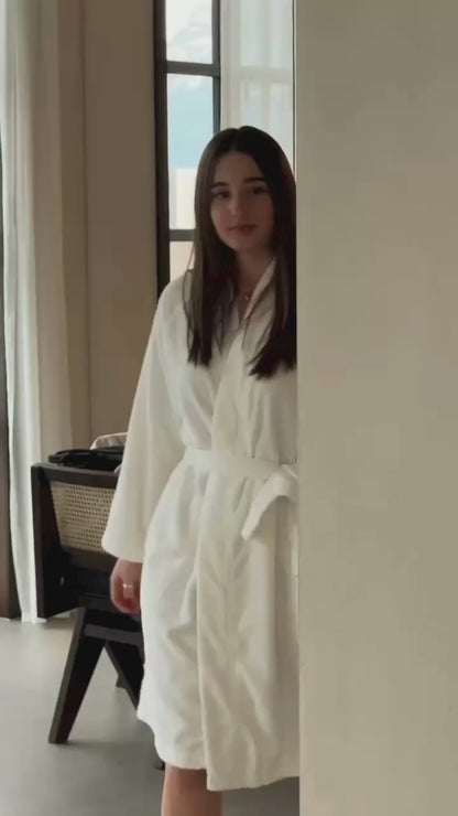 10 Minuten täglich für straffere, reinere und jugendlichere Haut – mit der Dermaskin LED-Maske